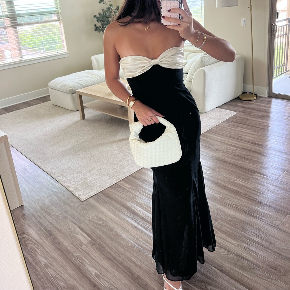 Elegant Black and White Strapless Dress